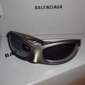BALENCIAGA iconic runway sunglasses! New with tags!